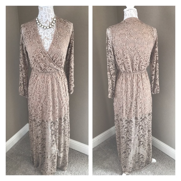 Long sleeve Lace overlay maxi dress - Picture 3 of 5
